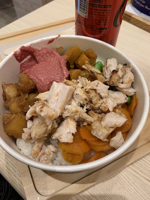 Pooke en Pokawa Poke Bowl