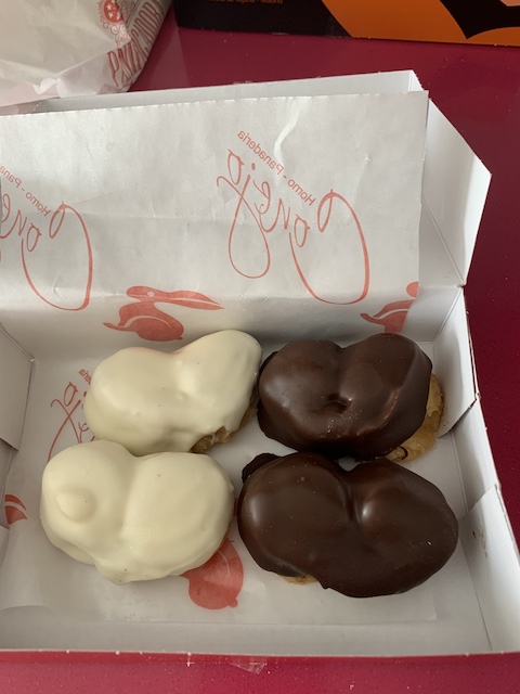Horno pastelería Conejo Morata. Dónde encontrar las mejores palmeras de chocolate de España.