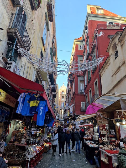 Centro histórico Nápoles.
