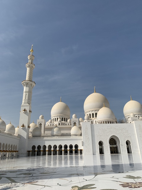 patio Mezquita Sheikh Zayed en Abu Dhabi.