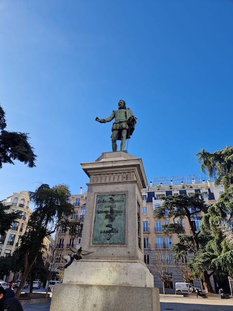 Estatua de Cervantes Plaza de las Cortes.