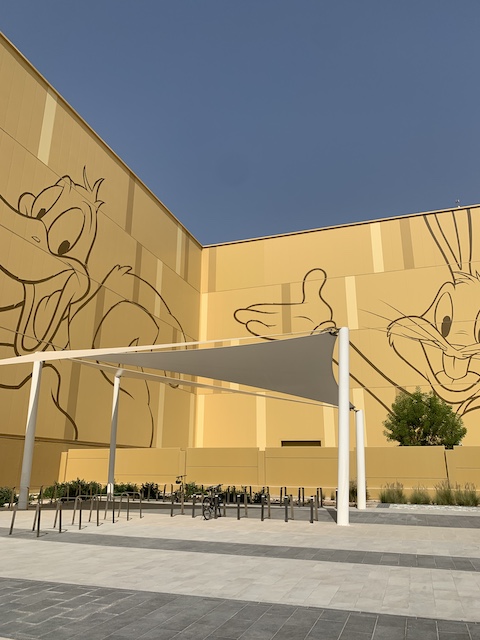Exterior Warner Bros.