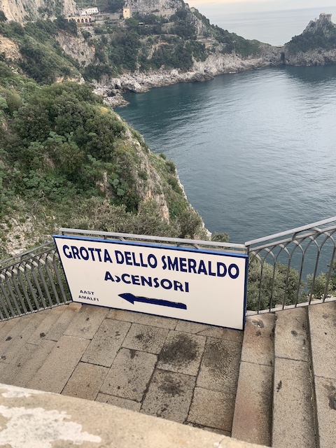 Gruta Esmeralda. Qué ver en 1 día en la Costa Amalfitana.