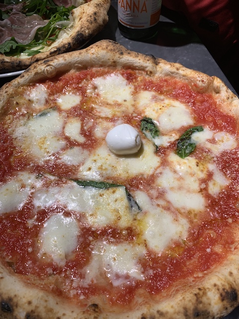 gino et toto Sorbillo, Dónde comer las mejores pizzas de Nápoles.