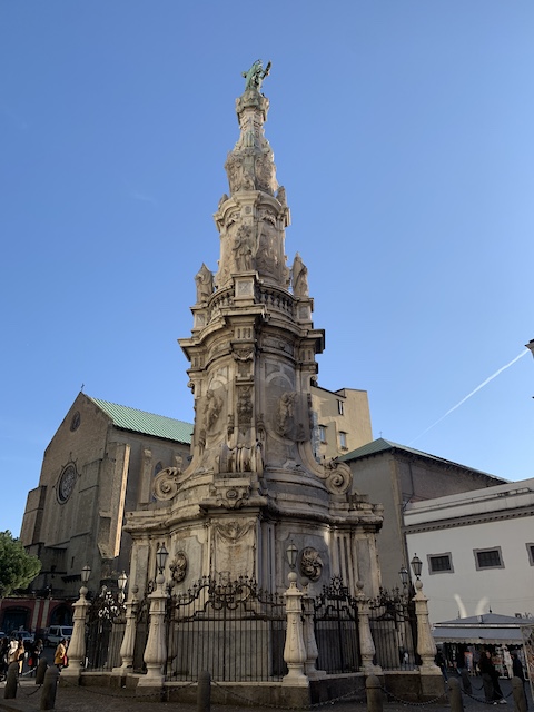 Piazza Gesú Nuovo, nápoles.