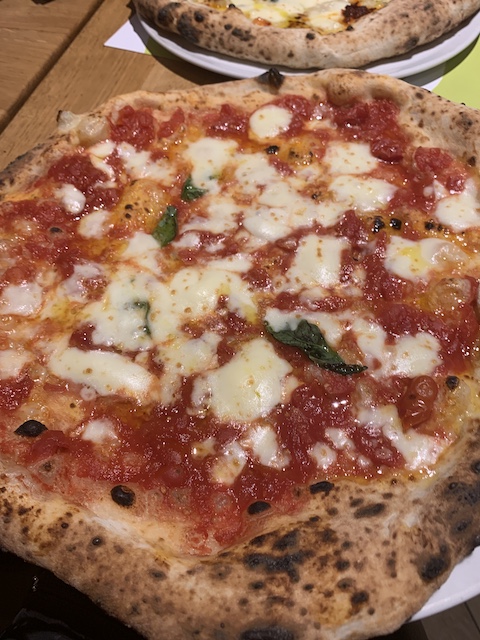 Pizzeria Salvo.Dónde comer las mejores pizzas de Nápoles.