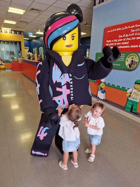 Encuentro con personajes lego