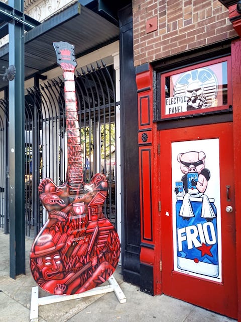 Foto Guitarra calle Beale street Memphis.