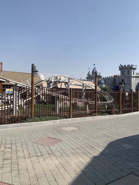 Montaña rusa Lergoland Dubai.