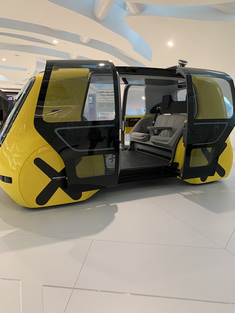 autobús escolar museo del futuro de dubai.