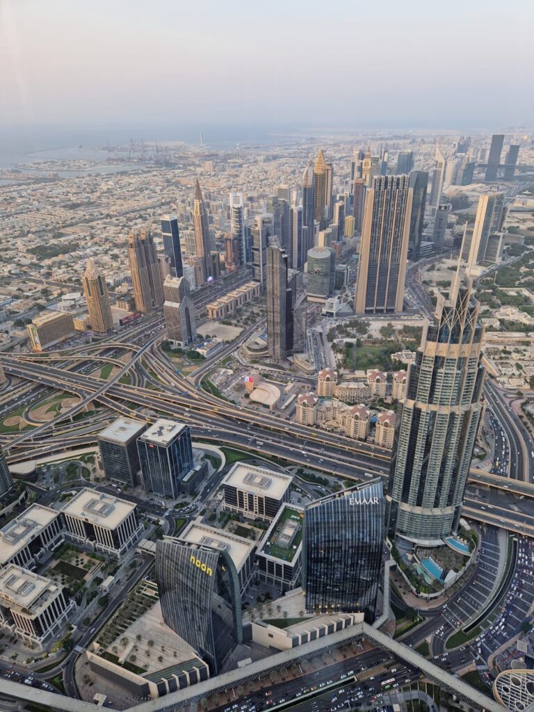 Vistas desde la planta 124 y 125. Cómo visitar el Burj Khalifa: información práctica.