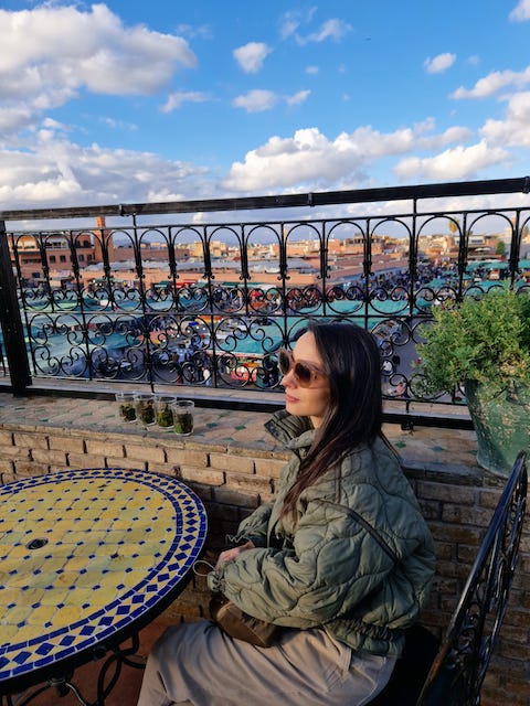 Plaza Jemaa El Fna. Ruta y preparativos para viajar a Marrakech con niños.