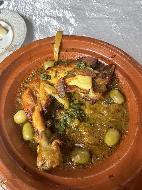 Pollo al limón con Olivas.