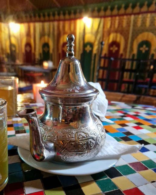 Té típico de Marruecos. Preparativos y ruta para viajar a Marrakech.