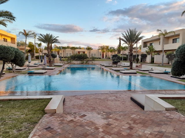 Piscina hotel Sirayane. Dónde alojarse en Marrakech.
