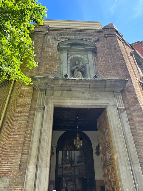 San Martín de Tours. Ruta por Malasaña, el barrio de moda de Madrid.
