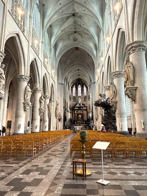 Iglesia de San Rumoldo. Qué ver en Malinas en 1 día.