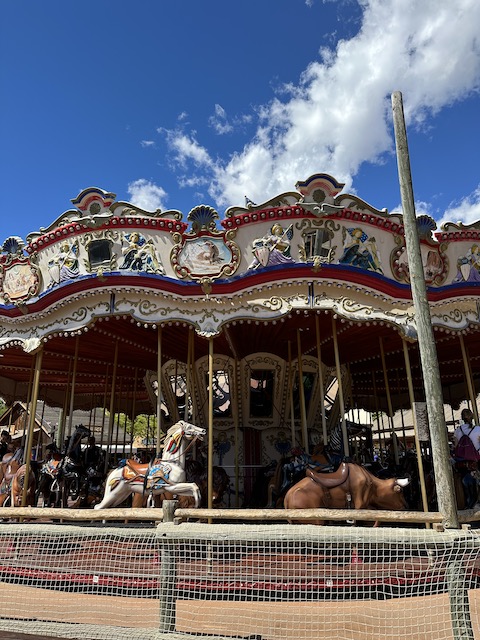 Carrusel. Cómo visitar Port Aventura con niños pequeños.