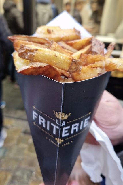 La friterie Bruselas. Comida típica de Bélgica.
