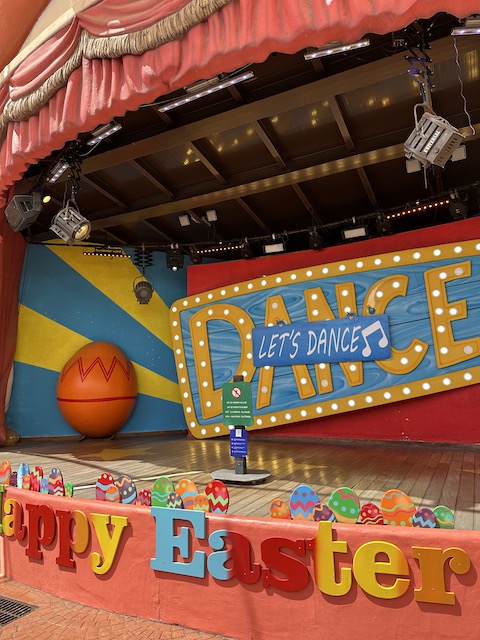 Let's Dance. Cómo visitar Port Aventura con niños pequeños.