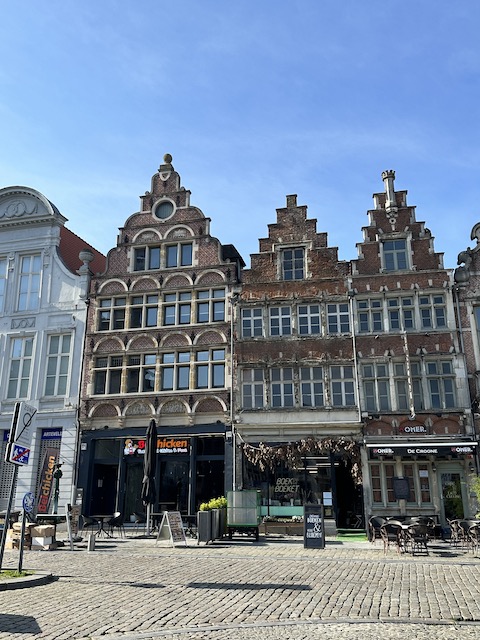 Vrijdagmarket. Qué ver en Gante en 1 día.