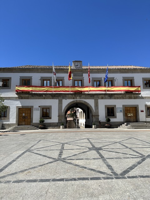 Plaza Real. Qué ver en San Martín de Valdeiglesias.