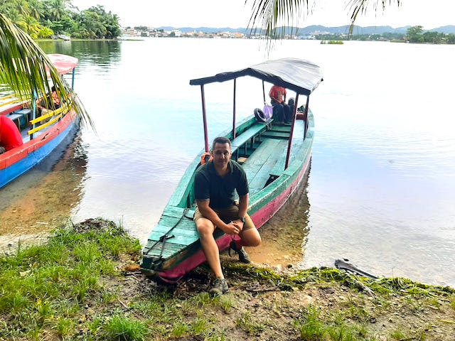 Alvaro barca isla de flores guatemala
