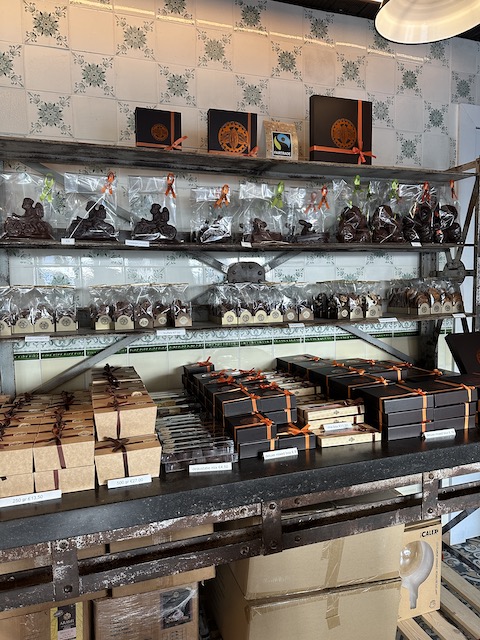 Chocolate Brujas.