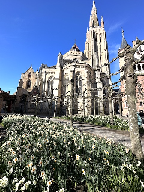 Nuestra Señora. Imprescindibles qué ver en Brujas en 1 o 2 días.