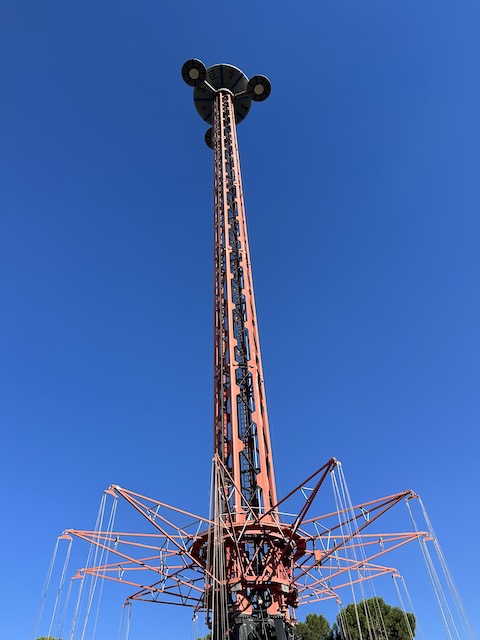 Sillas voladoras. Parque de atracciones de Madrid.