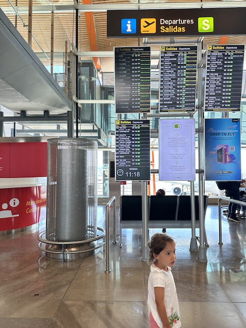 aeropuerto de barajas. Consejos para viajar con niños pequeños en avión,