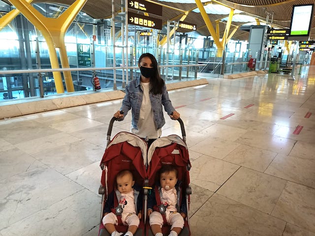 consejos para viajar con niños en avión.