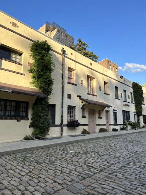  Washington Mews NY.