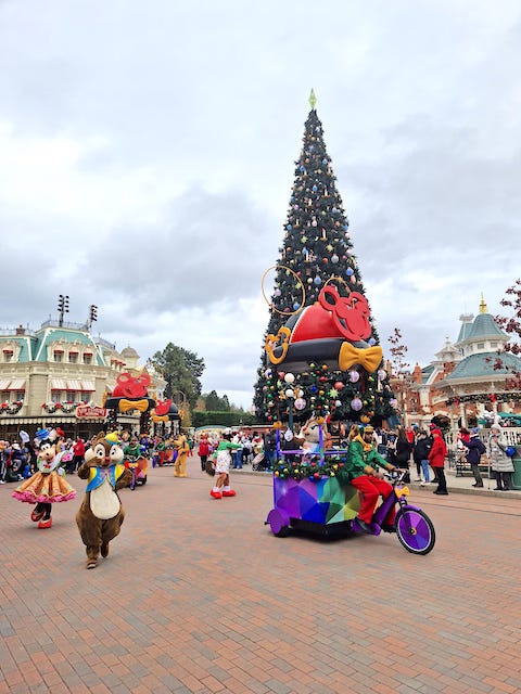 Parade navidad Disneyland Paris.