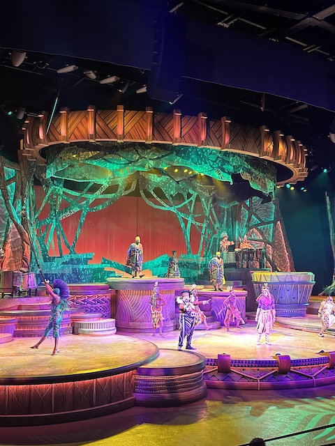 SHOW REY LEON DISNEYLAND PARIS
