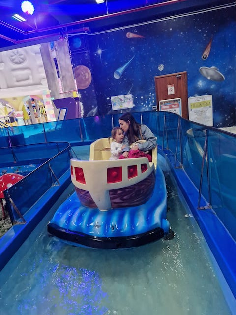 Gondolandia, Doha con niños.