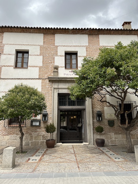 parador alcala de henares
