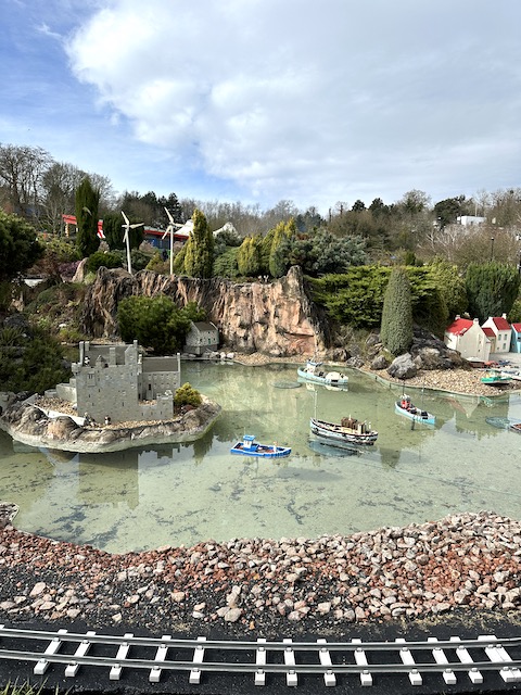 Miniland Windsor.