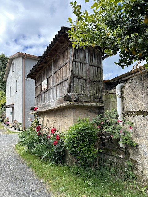 Horreo Galicia, Camino de Santiago