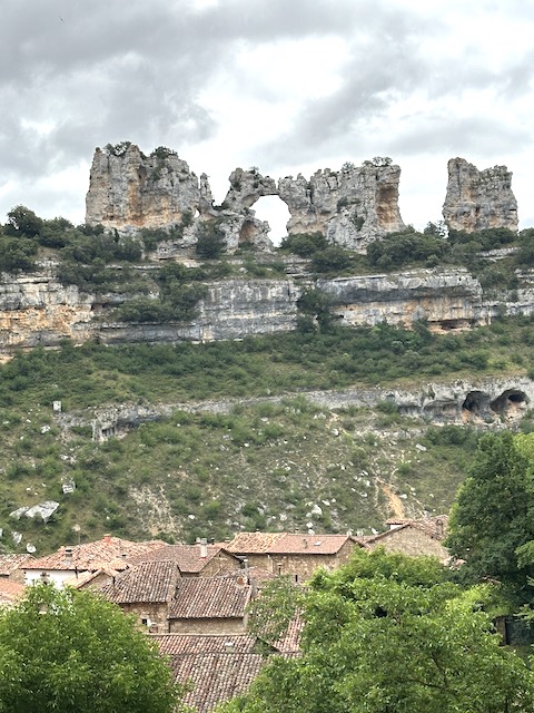 Beso del camello Orbaneja del Castillo