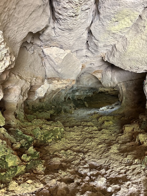 interior cueva del agua, Orbaneja del Castillo.