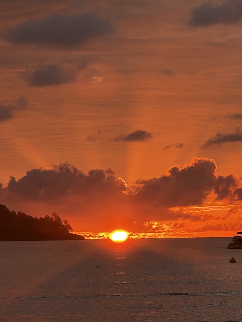 puesta de sol Anse La Mouche Seychelles
