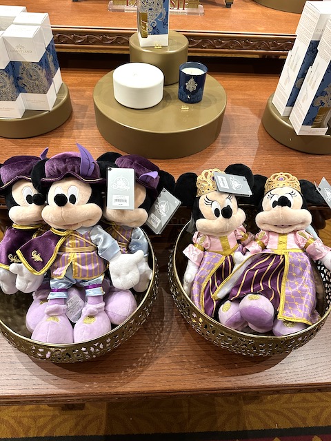 Peluches hotel disneyland