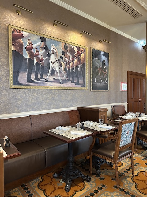 royal banquet hotel disneyland paris
