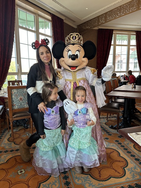 Royal banquet DLP
