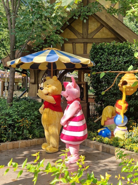 personajes disneyland shangai