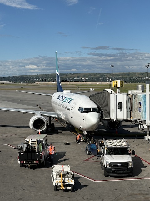 west jet calgary-toronto
