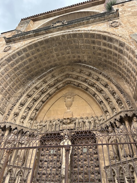 portada catedral burgo de osma