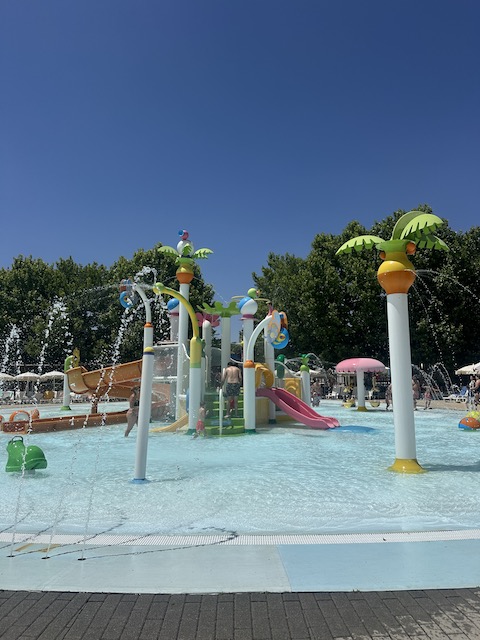 guía parque warner beach