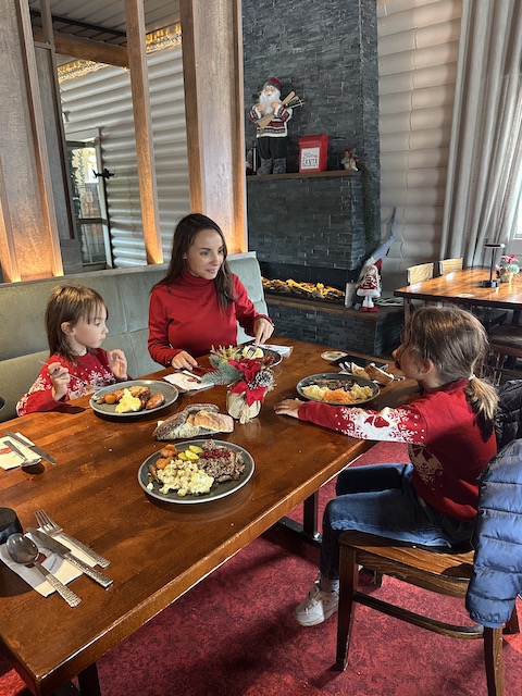 lunch santa claus holiday village